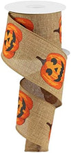 Load image into Gallery viewer, Wired Halloween ribbon featuring orange jack-o'-lanterns on a burlap background, perfect for festive wreaths and decorations.
